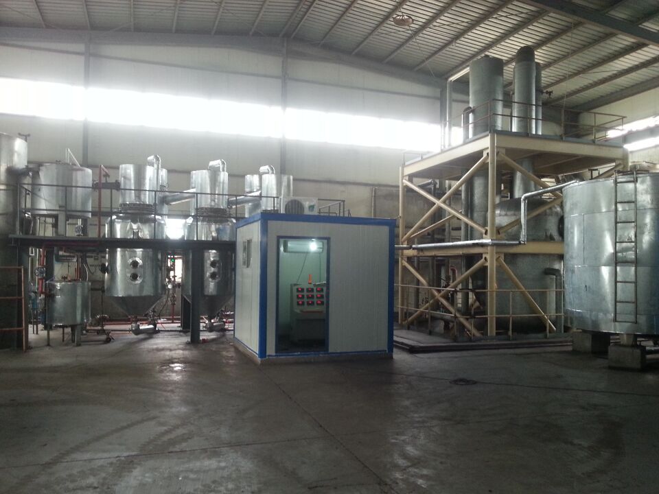 河南雙誠環(huán)境科技專業(yè)生產(chǎn)單效，多效蒸發(fā)器